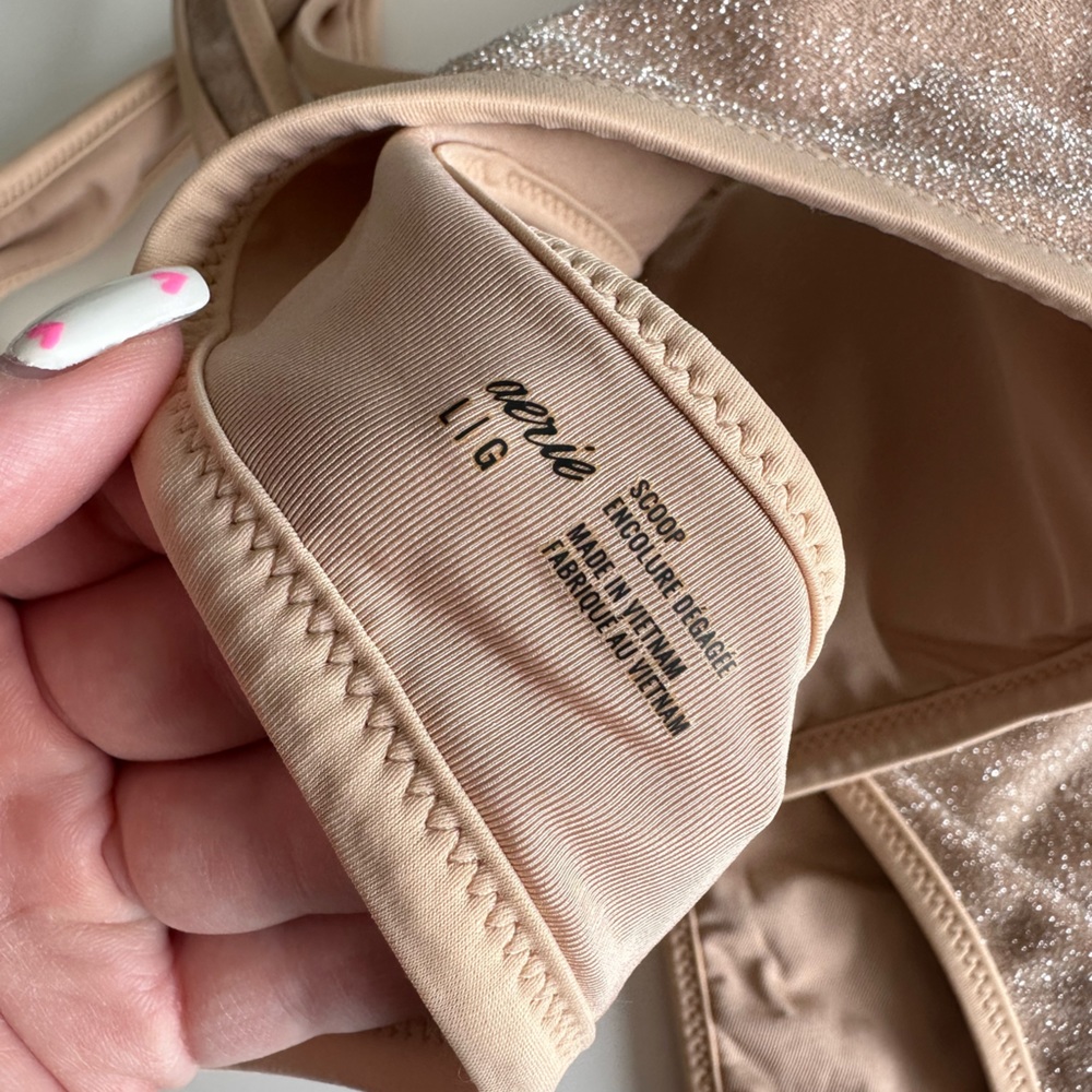 Aerie Shimmer Bikini Set |
Neutral Beige | Top L / Bottom
XL | Cheeky - Picture 3 of 4